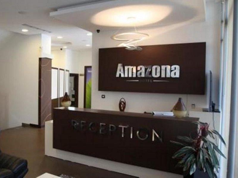 Amazona Hotel พริสตีนา ภายนอก รูปภาพ