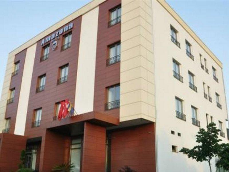 Amazona Hotel พริสตีนา ภายนอก รูปภาพ