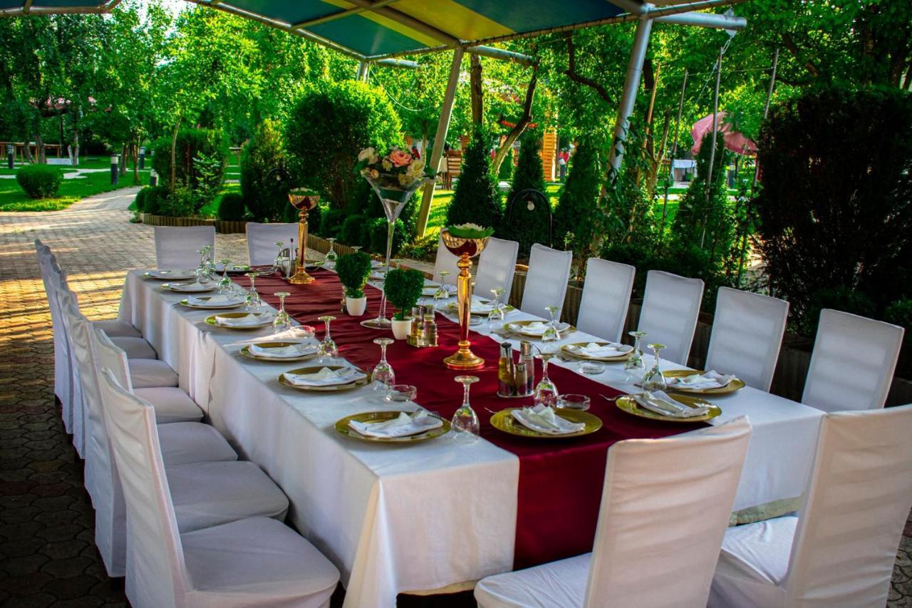 Amazona Hotel พริสตีนา ภายนอก รูปภาพ
